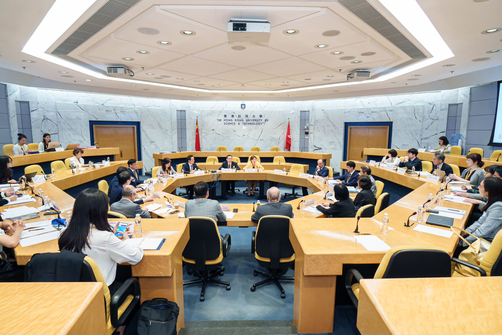 HKUST hosted the 29th Annual General Meeting (AGM) and the 53rd Board of Directors meeting of The Association of East Asian Research Universities (AEARU) from November 6-8, 2023. 