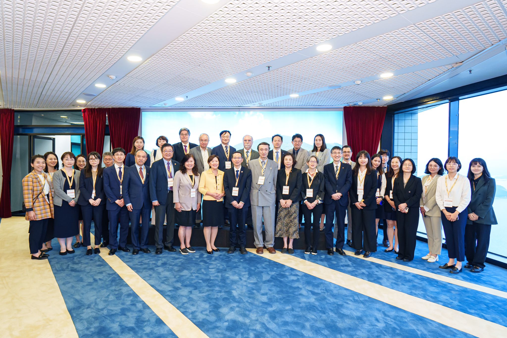Group photo of members of the Association of East Asian Research Universities (AEARU).