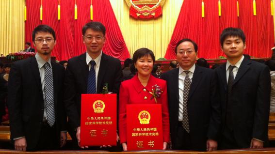 (From left), Dr Li Mo, Prof Yunhao Liu, Prof Nancy Ip, Prof Lionel Ni and Dr Zheng Yang.