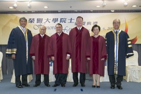  榮譽院士頒授儀式上合照﹕(左起)唐裕年先生、冼為堅博士、石禮謙先生、Ron McEachern先生、高佩璇博士及陳繁昌教授。