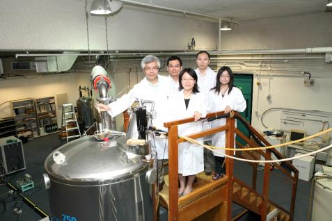  Members of the research team (from left to right) , Prof Mingjie Zhang, Chair Professor of Division of Life Science and Mr Wei Liu, PhD Student, Division of Life Science of HKUST; Dr Wen Wenyu, Associate Professor, Institutes of Biomedical Science, Fudan University; Dr Zhiyi Wei, Tin Ka Ping Fellow, Institute for Advanced Study and Ms Fei Ye, PhD Student, Division of Life Science of HKUST.