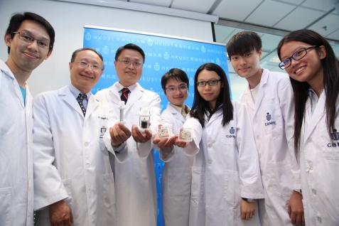  Prof King-Lun Yeung (third left), Prof Joseph Kwan (second left) and the research team.