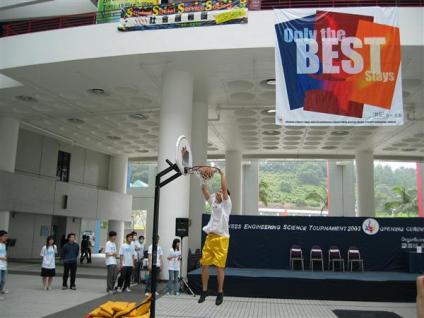  Photo 4: The opening ceremony of “BEST”. Power dunk!
