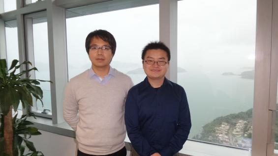  罗锦团教授(左)与学生袁凡奇解开「伊辛超导体」特性之谜。