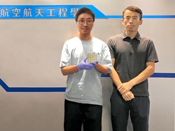 圖三 香港科技大學機械及航空航天學系的楊徵保副教授（右）以及龍之河博士（左）。