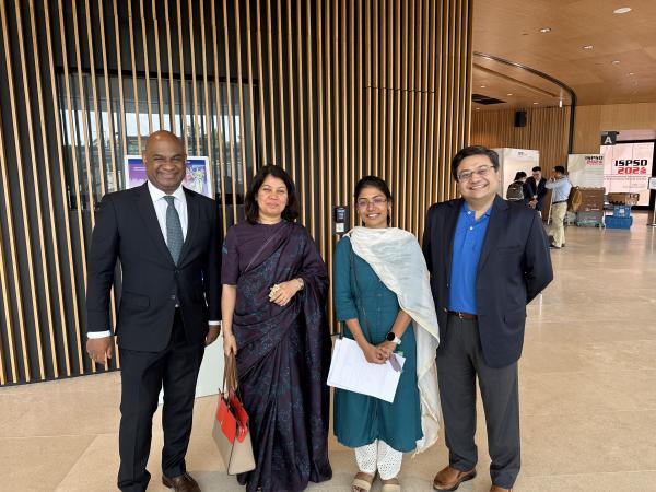 印度駐香港及澳門總領事 Satwant KHANALIA 女士(左二)及其代表團於6月1日訪問科大。