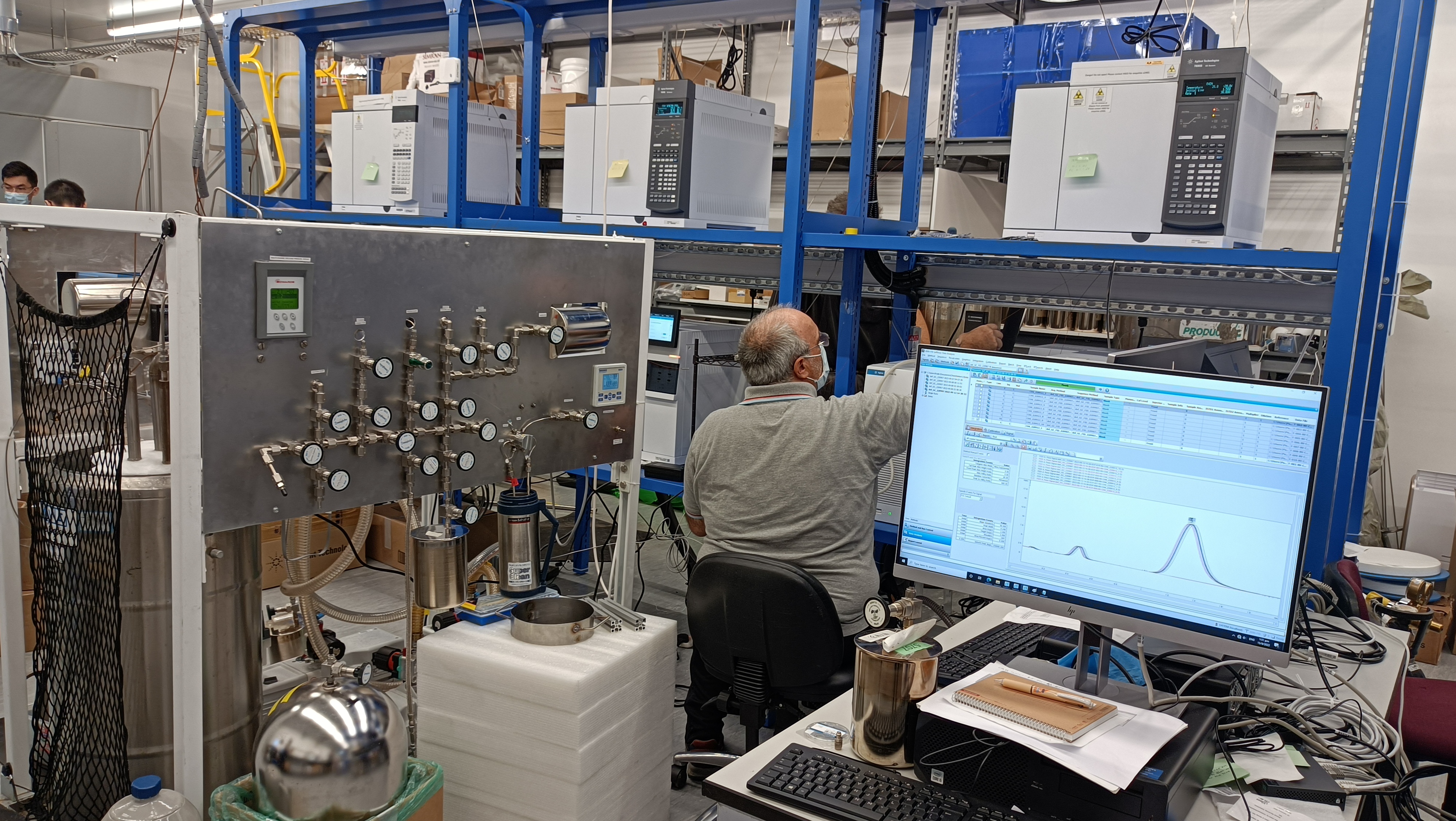 World-class Volatile Organic Compounds (VOC) Laboratory equipped with cutting-edge instruments for ambient and source characterization of VOCs and to serve as a benchmarking laboratory to support the air quality monitoring network in Hong Kong and the Greater Bay Area.