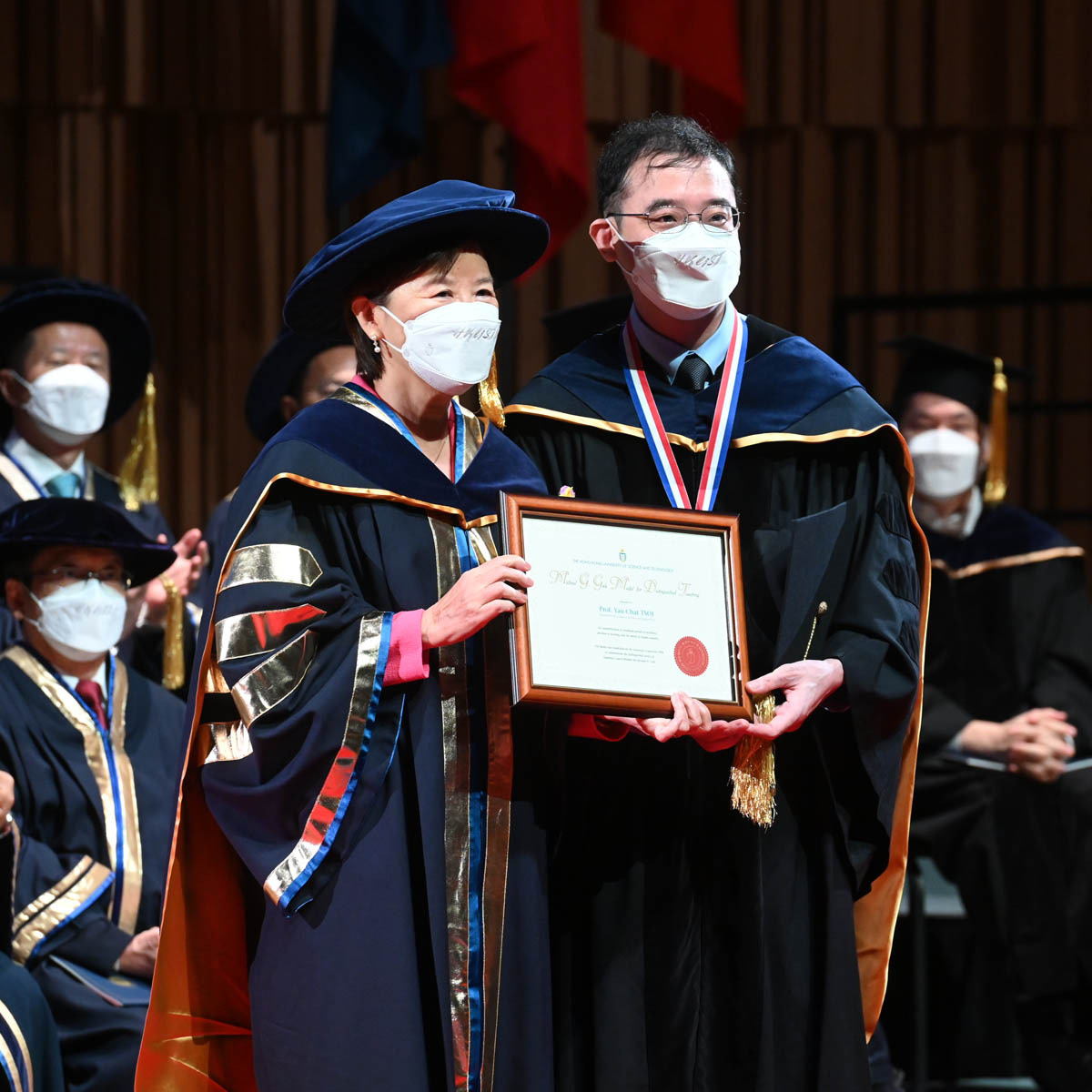 Prof. Nancy IP (left) presented the Michael G. Gale Medal for Distinguished Teaching to Prof. Desmond TSOI Yau-Chat (right) of the Department of Computer Science & Engineering