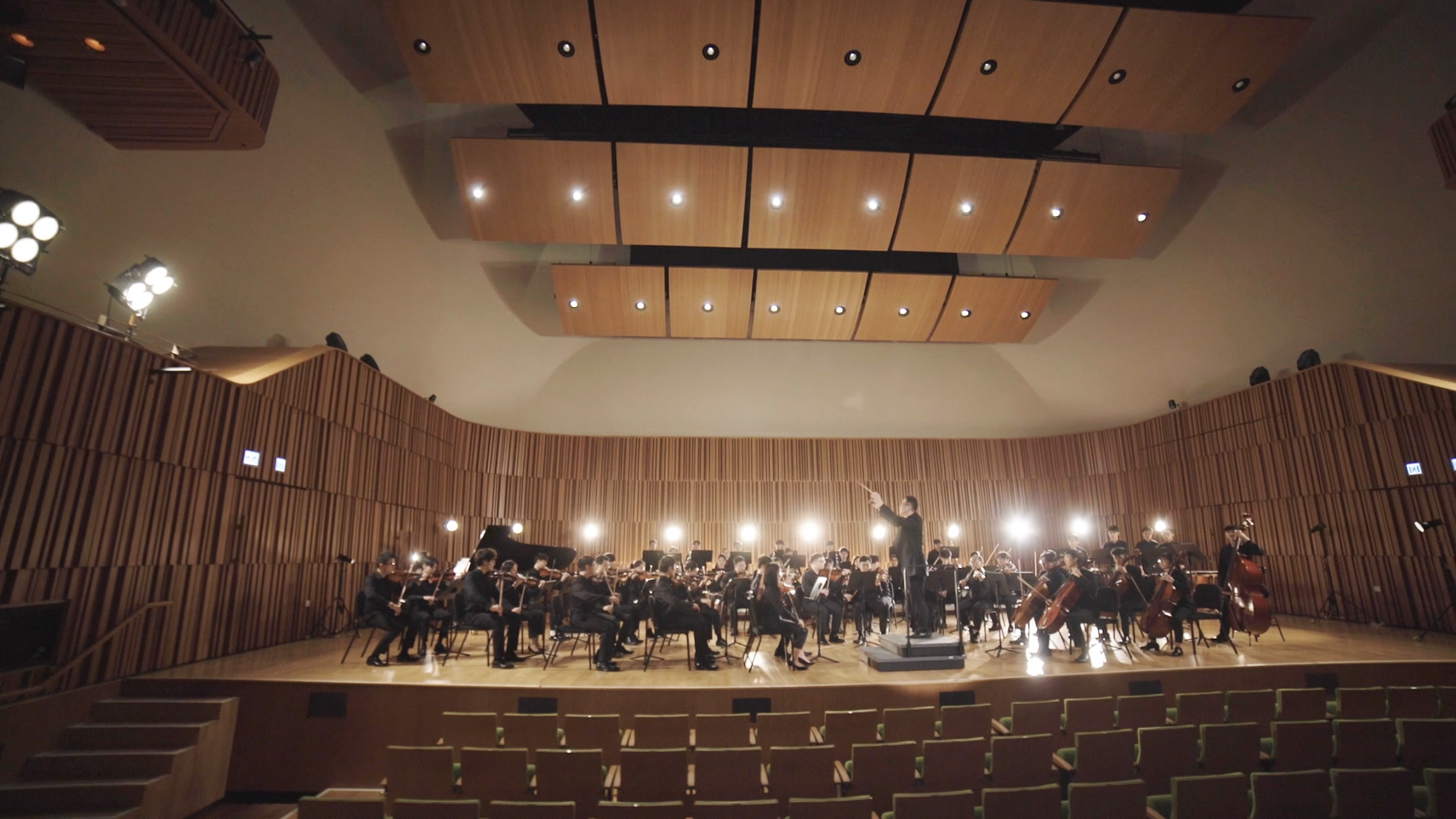 HKUST's Philharmonic Orhcestra playing the University Anthem