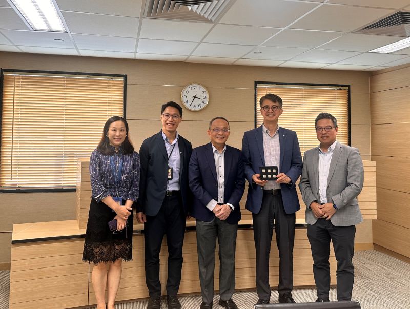 HKUST Vice-President for Research and Development Prof. CHENG Kwang Ting (center) met with the Korea University delegation.