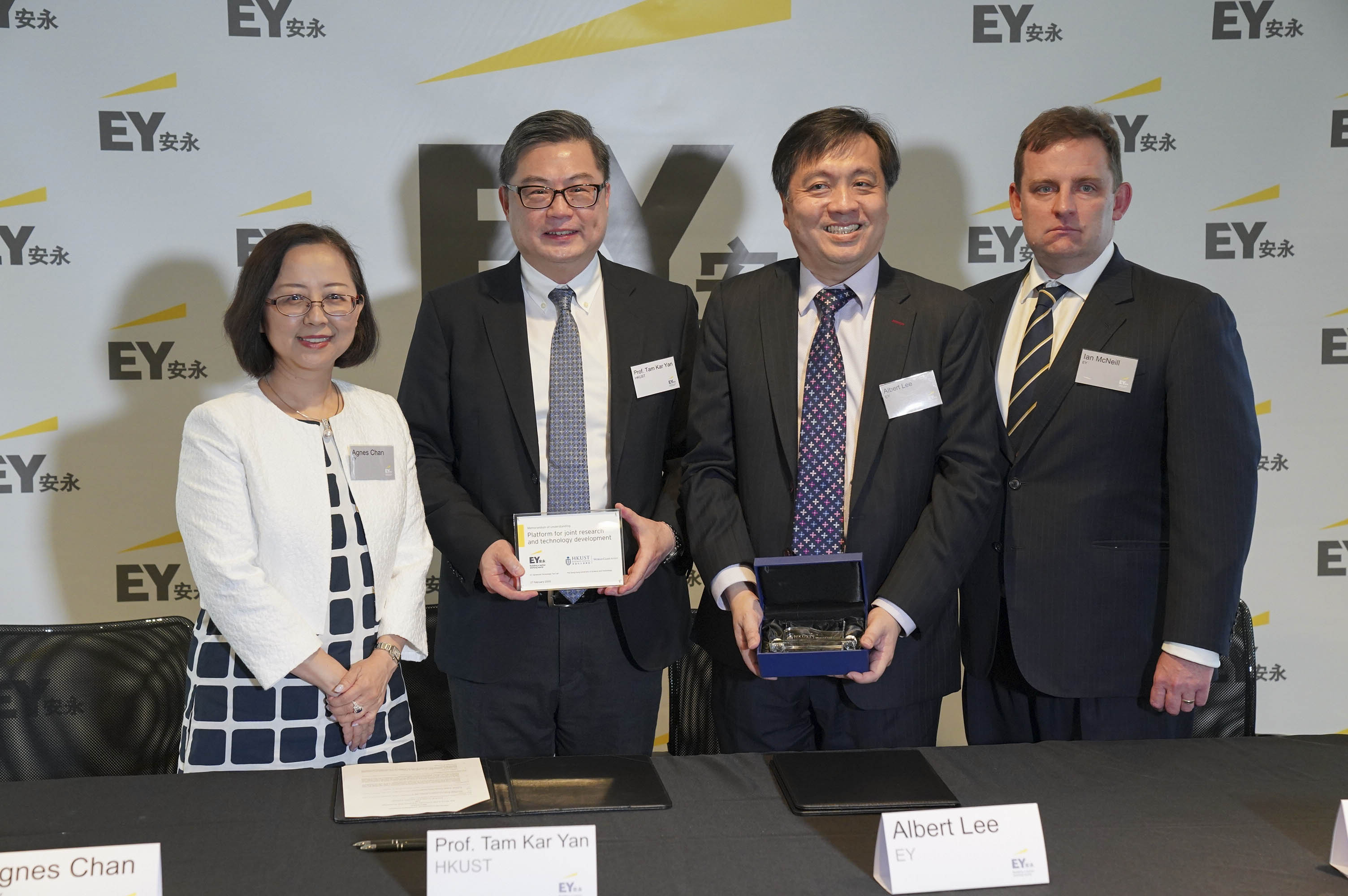 (From left) Agnes CHAN, EY Managing Partner - Hong Kong & Macau; Prof. TAM Kar Yan, Dean of HKUST Business School; Albert LEE, EY Global Tax Technology and Transformation Co-Leader and Asia-Pacific Tax Technology and Transformation Leader; and Ian MCNEILL, EY Asia Pacific Tax Deputy Leader 
