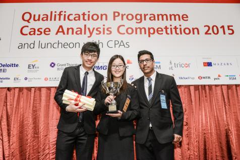 香港會計師公會專業資格課程個案分析比賽亞軍(左起)：余晉為、潘寶琦及Raghvendra Agarwal。