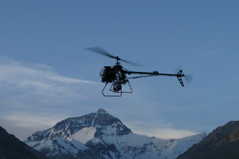  The helicopter flying towards Mount Everest
