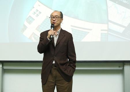 科 大 校 长 陈 繁 昌 教 授 分 享 大 学 的 使 命 和 理 念 ， 大 学 将 致 力 提 供 全 人 教 育 。	