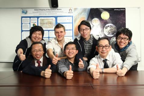  科 大 教 授 及 学 生 团 队 首 次 参 加 国 际 太 空 轨 道 设 计 比 赛 即 击 败 32 支 国 际 强 队 。