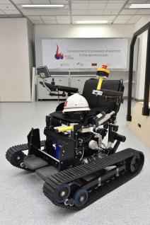  HKUSTwheels团队研发的电动轮椅。