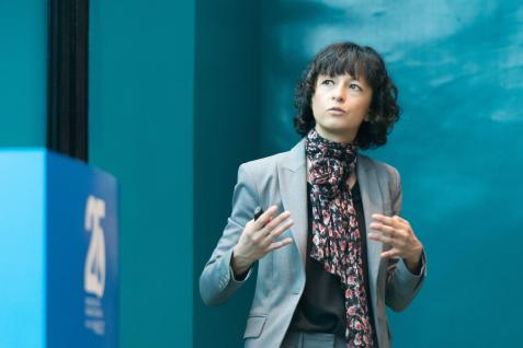  Prof Emmanuelle Charpentier talks about “The Transformative CRISPR-Cas9 Technology in Genome Engineering: Lessons Learned from Bacteria” at HKUST 25th Anniversary Distinguished Speakers Series.
