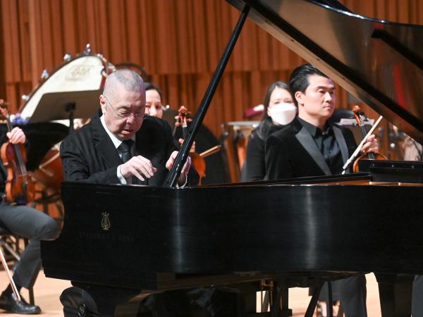 國際知名的中國鋼琴大師劉詩昆為音樂會壓軸表演。